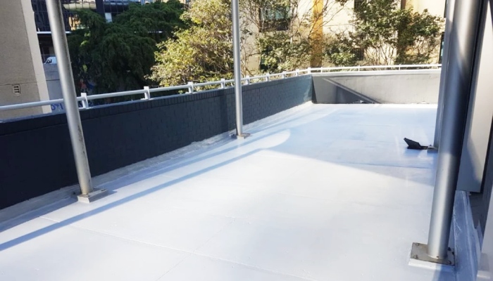 Choosing the right professionals for balcony repairs